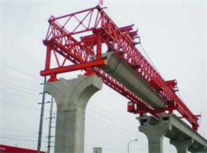 900吨架桥机架设450吨并置梁改造技术